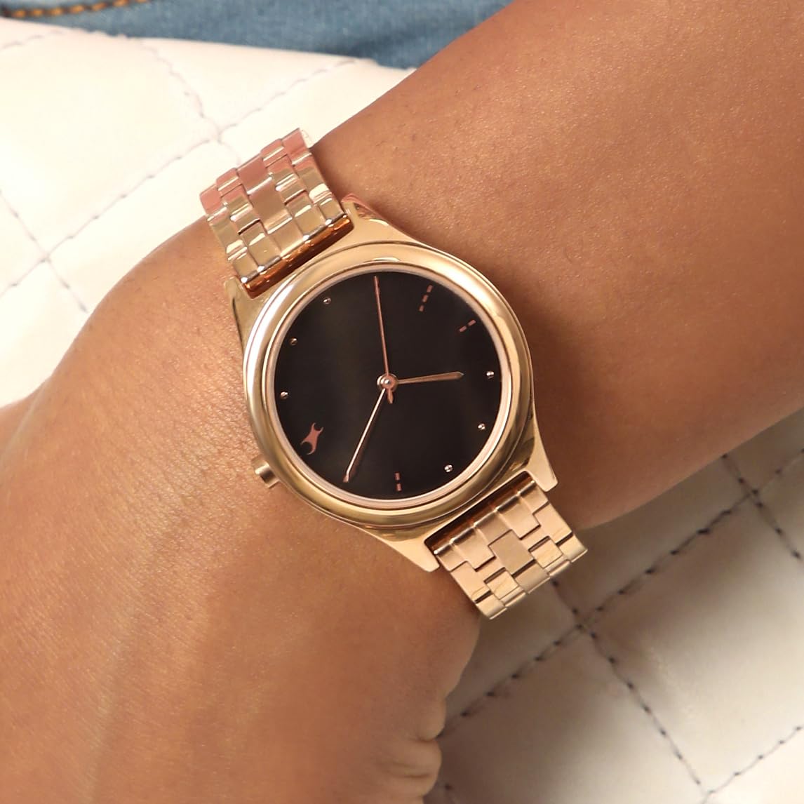 Fastrack Stunners Quartz Analog Black Dial Rose Gold Stainless Steel Strap Watch for Girls - NT6268WM02